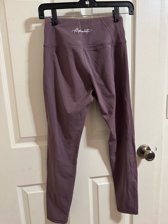 Alphalete Pants - Alphalete High-Rise Leggings in Mauve